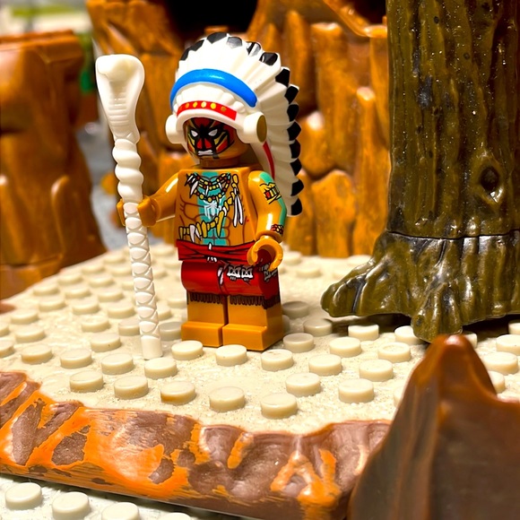 Spiderverse Chief Spider-Man - Picture 4 of 5